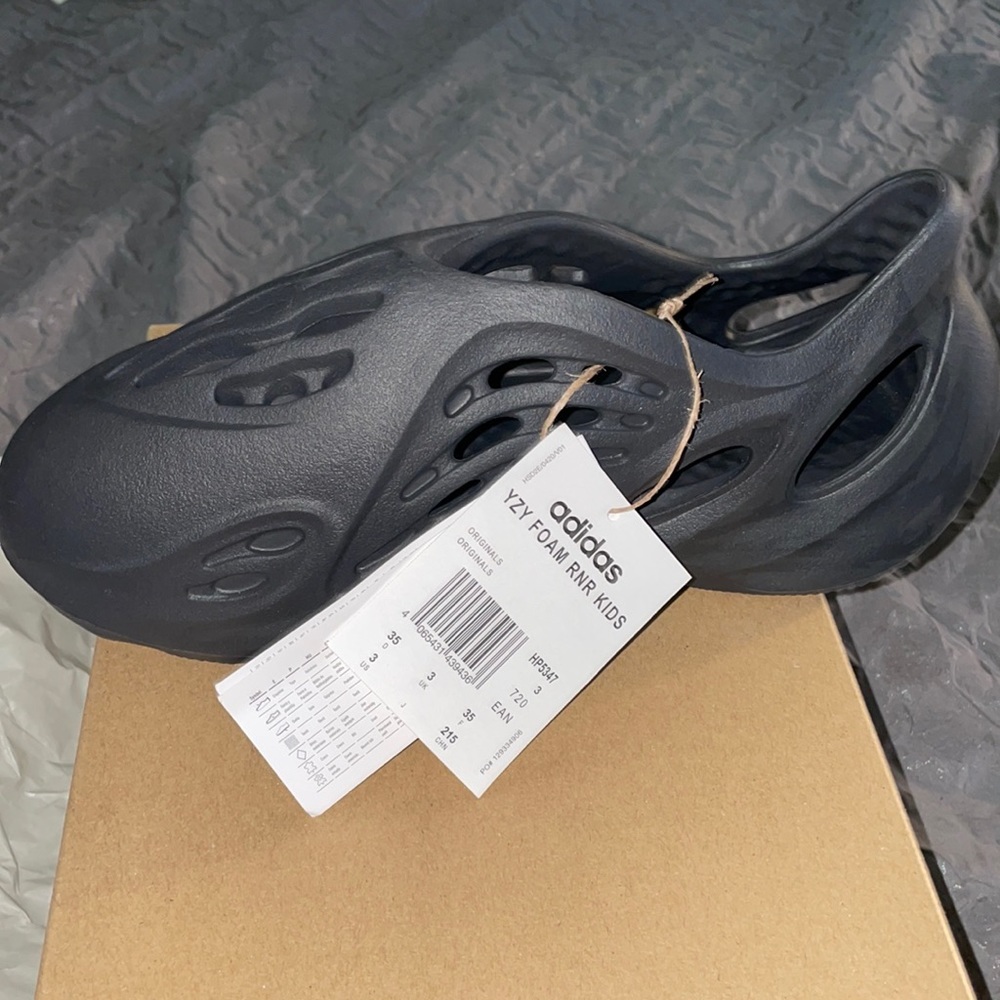 Yeezy foam runners